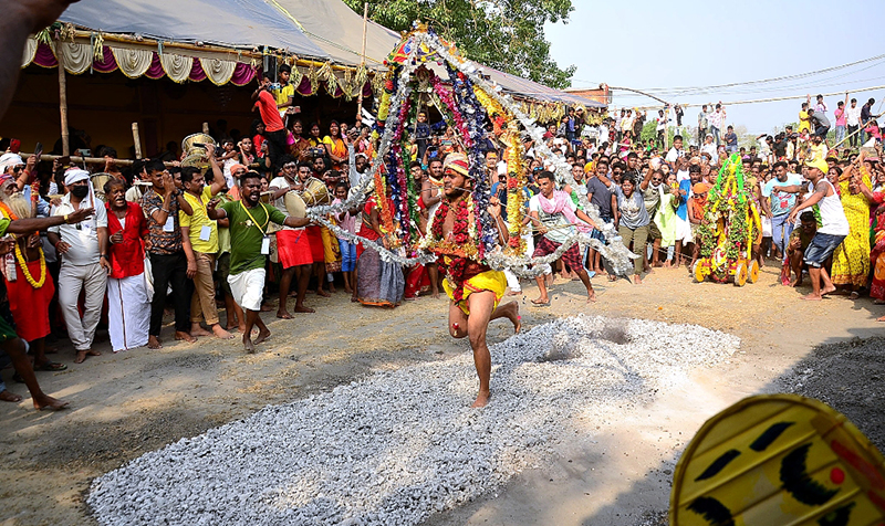 West Bengal: Vel Vel festival in Bandel