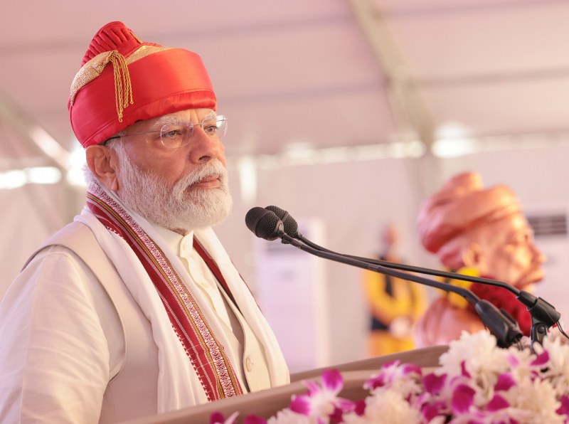 PM Modi receives Lokmanya Tilak National Award in Pune