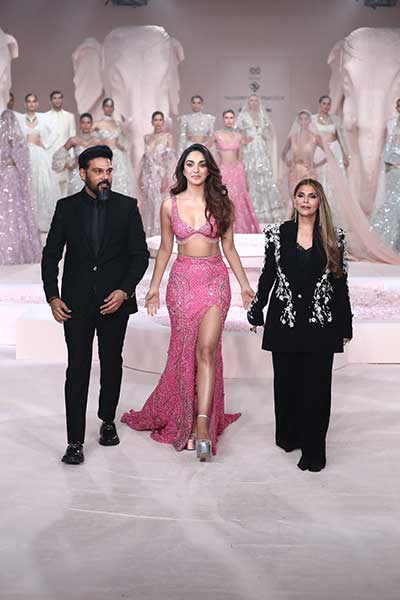 India Couture Week: Kiara Advani walks the ramp for Falguni Shane Peacock