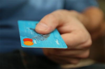 RBI issues circular on issuance of debit card, credit card and prepaid cards