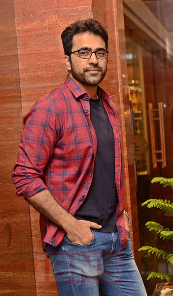 Tollywood celebs attend Soham Chakraborty, Saayoni Ghosh starrer L.S.D. premiere