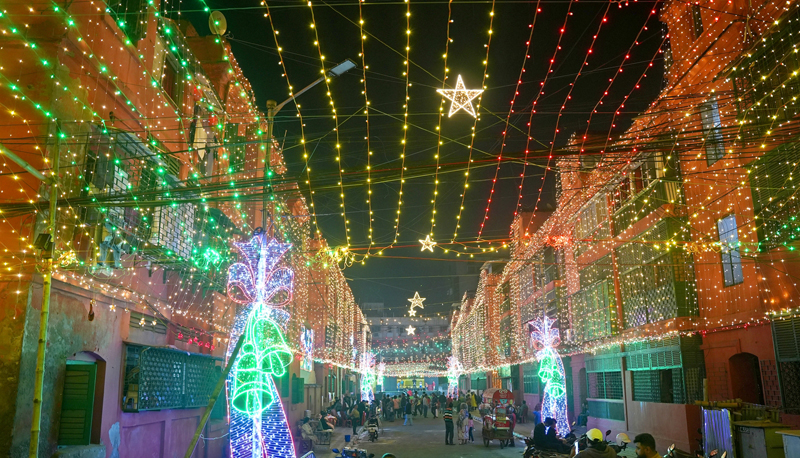 Kolkata celebrates Christmas as revellers throng dazzling Park Street
