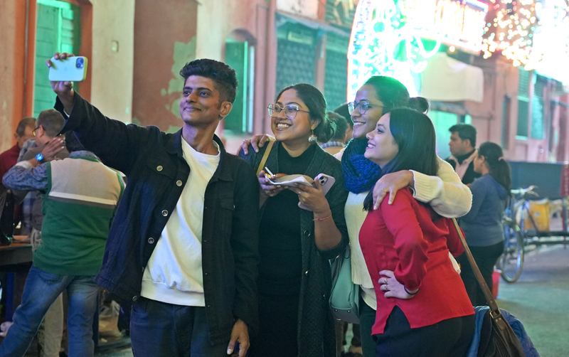 Kolkata celebrates Christmas as revellers throng dazzling Park Street