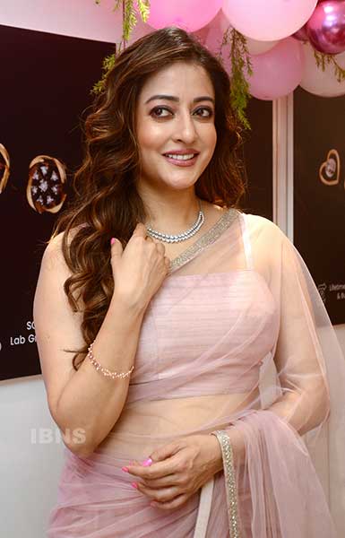 Raima Sen inaugurates Giva's 50th store in Kolkata