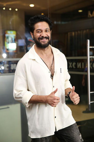 Glimpses from premiere of Prosenjit Chatterjee starrer Shesh Pata