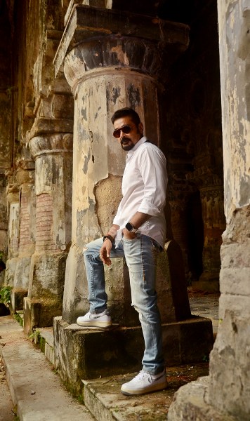 In Images: Logo launch of Srijit Mukherji's next film 'Dawshom Awbotaar'