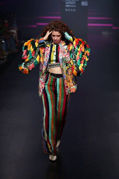 Sushmita Sen walks down Lakme Fashion Week ramp with all her grace