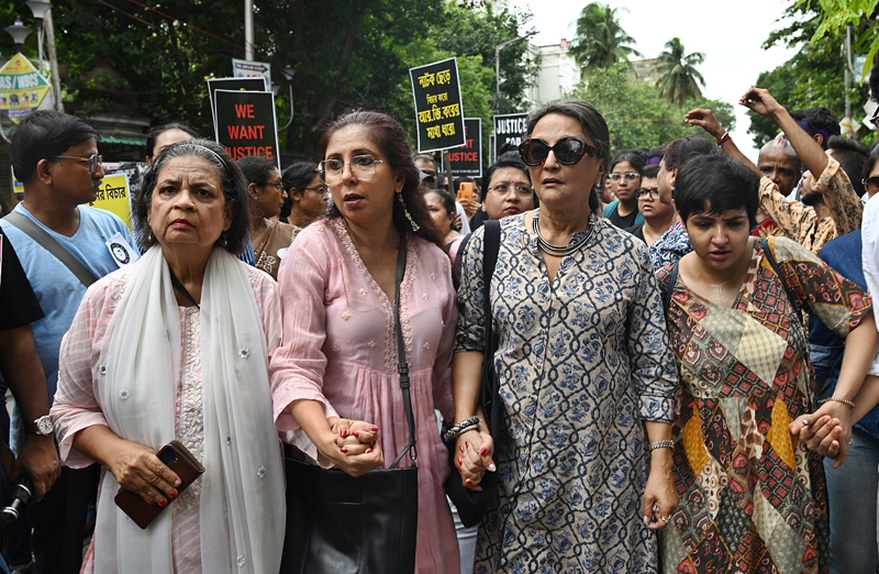 'Maha Michil' in Kolkata demanding justice for RG Kar