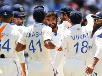 Australia fight back to extend lead to 333, Bumrah picks up four wickets to keep India in game