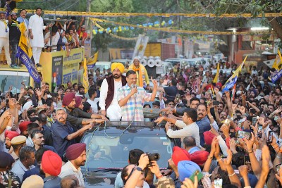 Vote for AAP to keep me out of jail: Arvind Kejriwal to Delhi voters