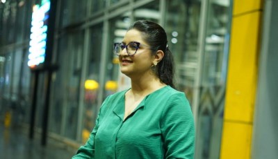 Bangladeshi superstar Pori Moni in Kolkata to shoot for Felu Bakshi