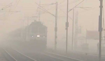Dense fog engulfs parts of North India, 28 trains running behind schedule