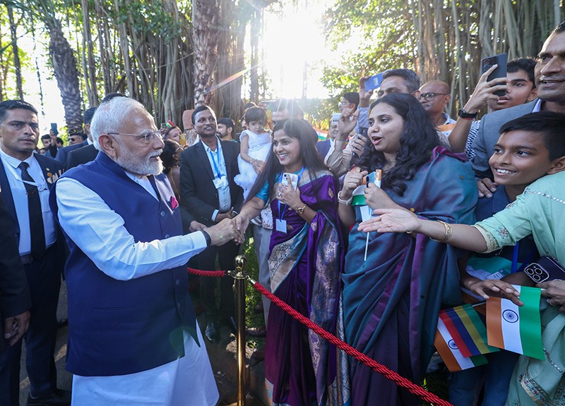 PM Modi receives warm welcome in Mauritius