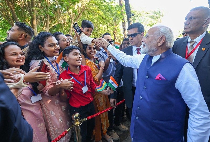 PM Modi receives warm welcome in Mauritius