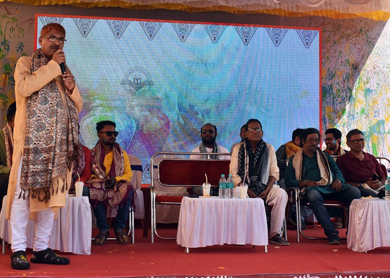 Kolkata's Vivekanada College celebrates Dol Utsav