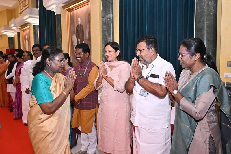 In Images: President Droupadi Murmu hosts breakfast of Parliament