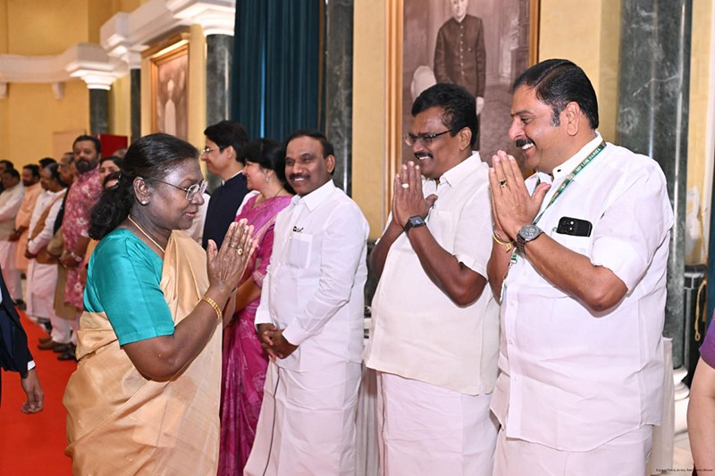 In Images: President Droupadi Murmu hosts breakfast of Parliament