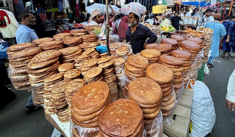 In image: Kolkata celebrates Ramadan in Zakaria Street