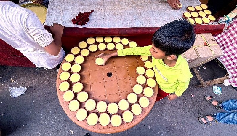 In image: Kolkata celebrates Ramadan in Zakaria Street