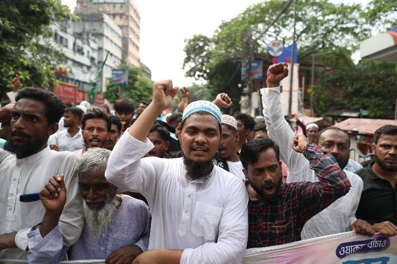 Muslims take to Kolkata streets to protest Waqf amendment