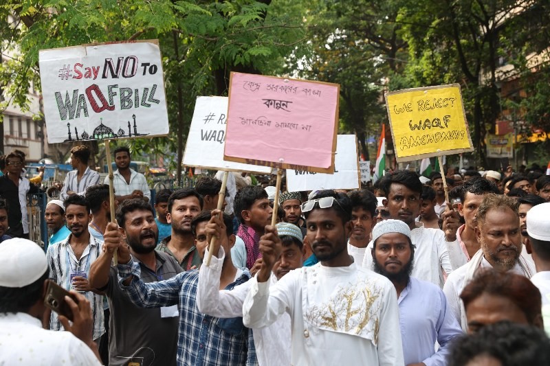 Muslims take to Kolkata streets to protest Waqf amendment