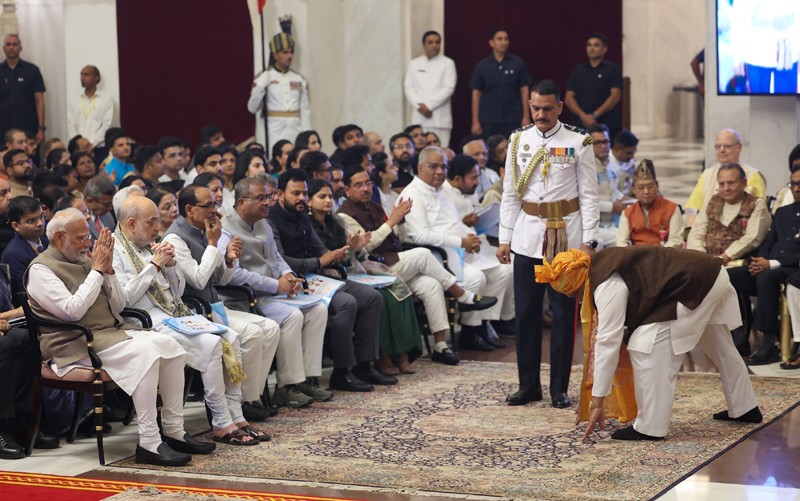 In Images: President Murmu presents 2025 Padma Awards at Rashtrapati Bhavan