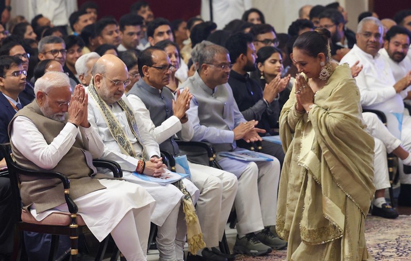 In Images: President Murmu presents 2025 Padma Awards at Rashtrapati Bhavan