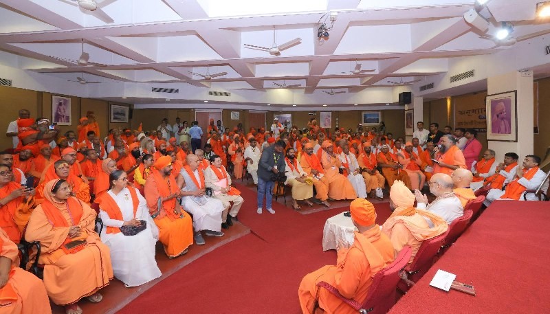 In Images: Amit Shah pays tributes to Swami Vivekananda in Kolkata