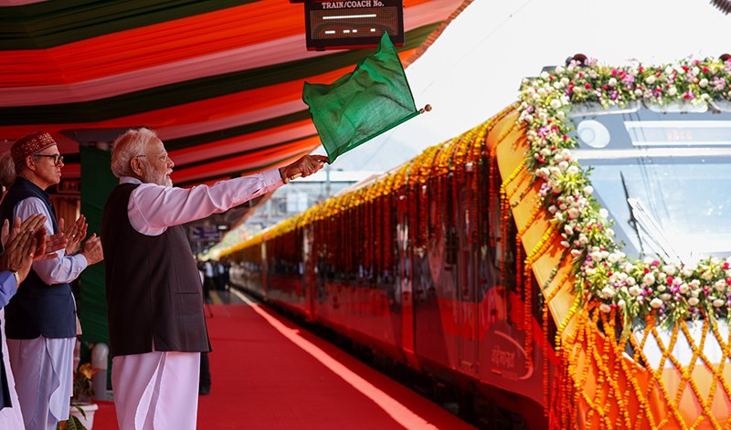 In Images: PM Modi flags off Vande Bharat trains in J&K