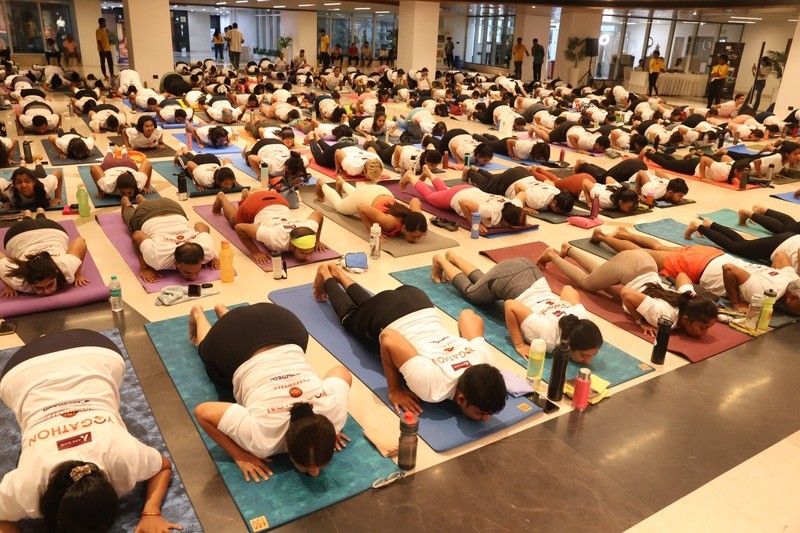 In Images: Kolkata witnesses unique sitar-fusion yogathon experience