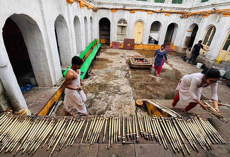 Rathayatra 2025: Glimpses of the preparation in north Kolkata's Tarak Pramanik Bari