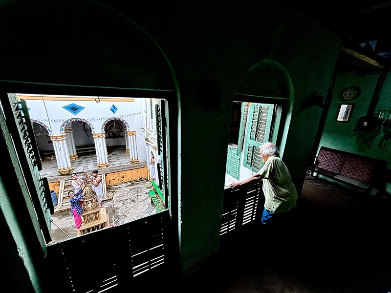 Rathayatra 2025: Glimpses of the preparation in north Kolkata's Tarak Pramanik Bari