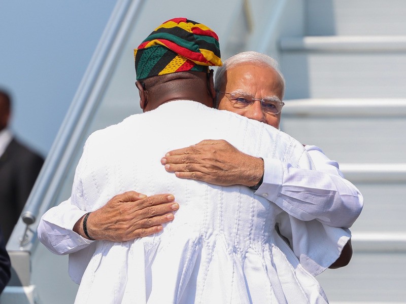 In Images: Ghana Prez John Dramani Mahama welcomes PM Modi
