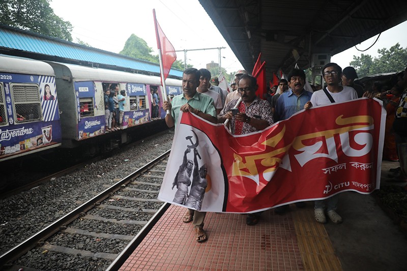 In Images: Bharat Bandh called by 10 trade unions