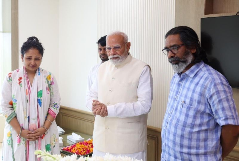 In Images: PM Modi pays last tribute to Shibu Soren who died at 81