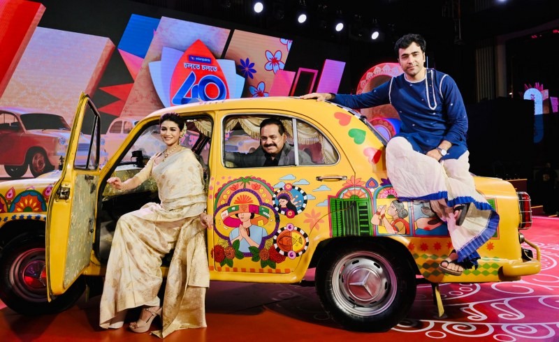 In Images: Asian Paints Marks 40 Years of Sharad Shamman with Yellow Taxi Project in Kolkata