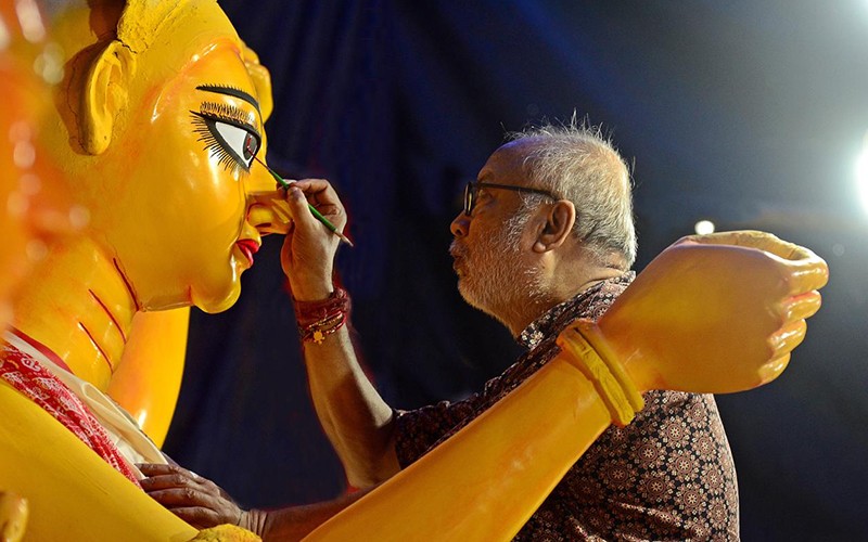 In Images: Kolkata Marks Mahalaya with Hooghly Tarpan and Durga's Chokkhudan