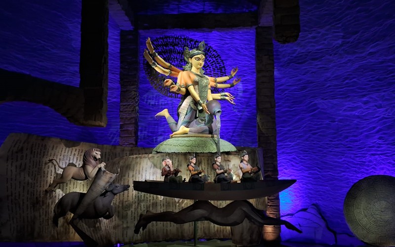 In Images: "Srotoswini": A Timeless Voyage at Chorbagan Sarbojanin Durga Puja