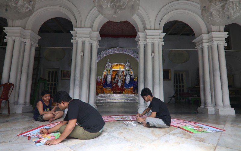 In Images: Kolkata's 260-Year-Old Baishnab Das Mullick Bari prepares for Durga Puja