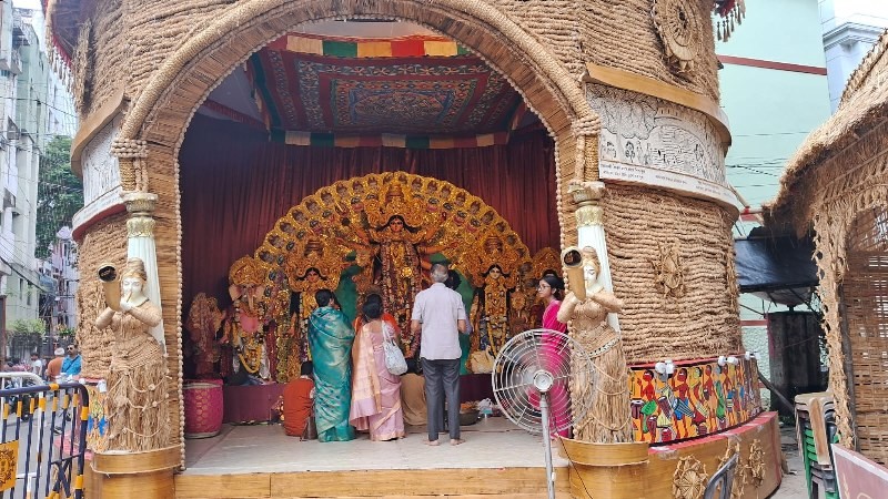 In Images: Glimpses of Durga Puja across Kolkata