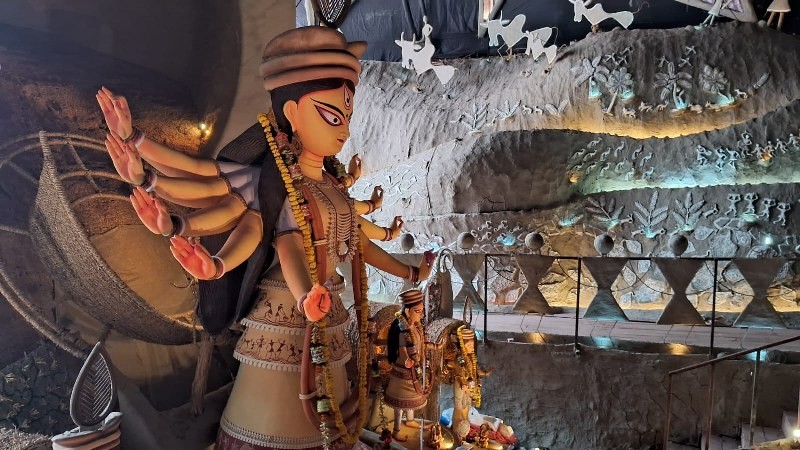 In Images: Glimpses of Durga Puja across Kolkata