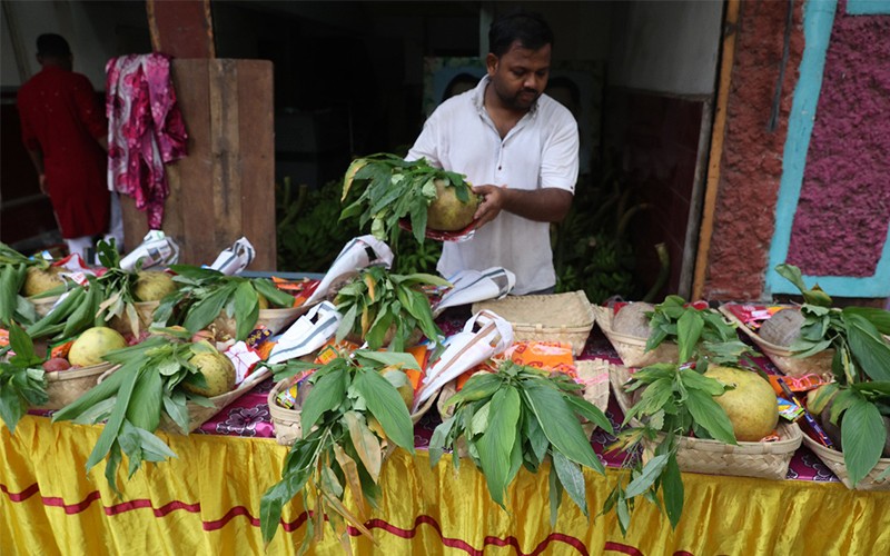 In Images: Devotees Gear Up for Chhath Puja in Kolkata