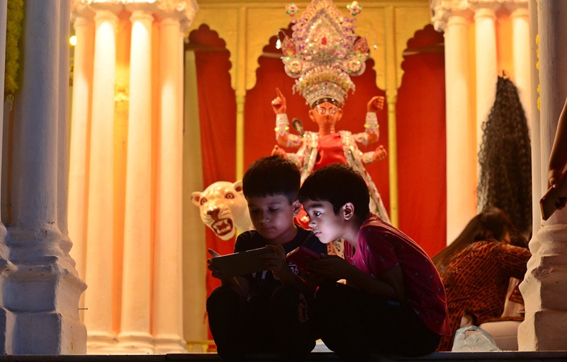 Darjipara Mitra Bari Gears Up for Its Centuries-Old Jagadhatri Puja in Kolkata