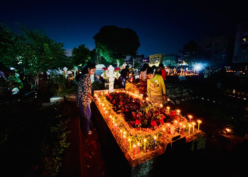 In Images: Kolkata’s christian community Observes All Souls’ Day