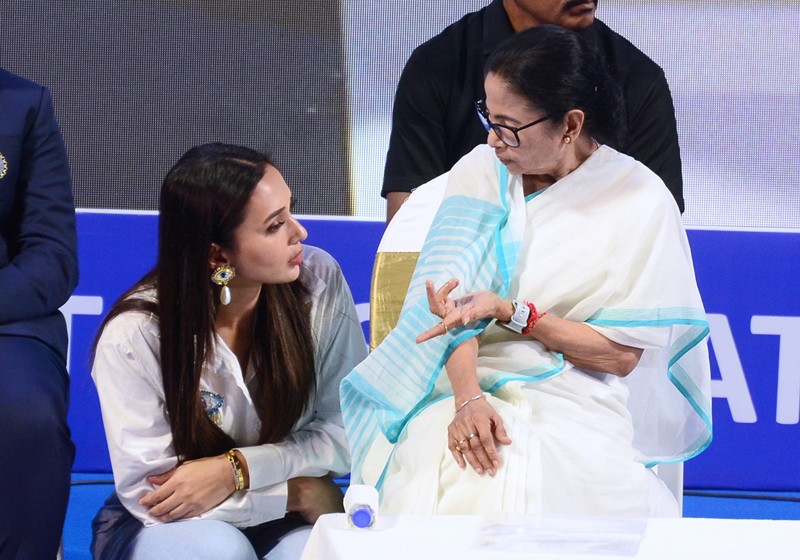 In Images: From cheers to honours — Kolkata hails World Cup hero Richa Ghosh at Eden Gardens