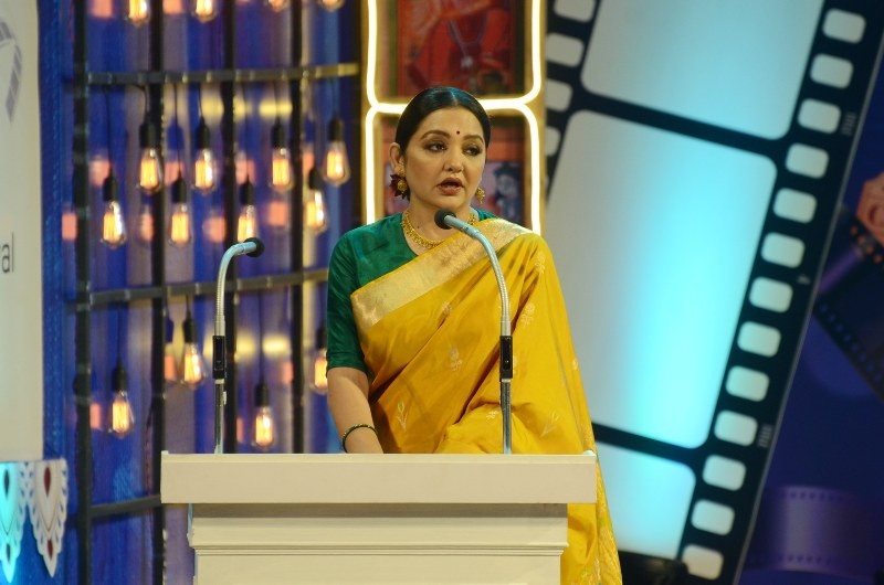 In Images: Mamata Banerjee, Dev, Shantanu Moitra grace KIFF 2025 closing ceremony