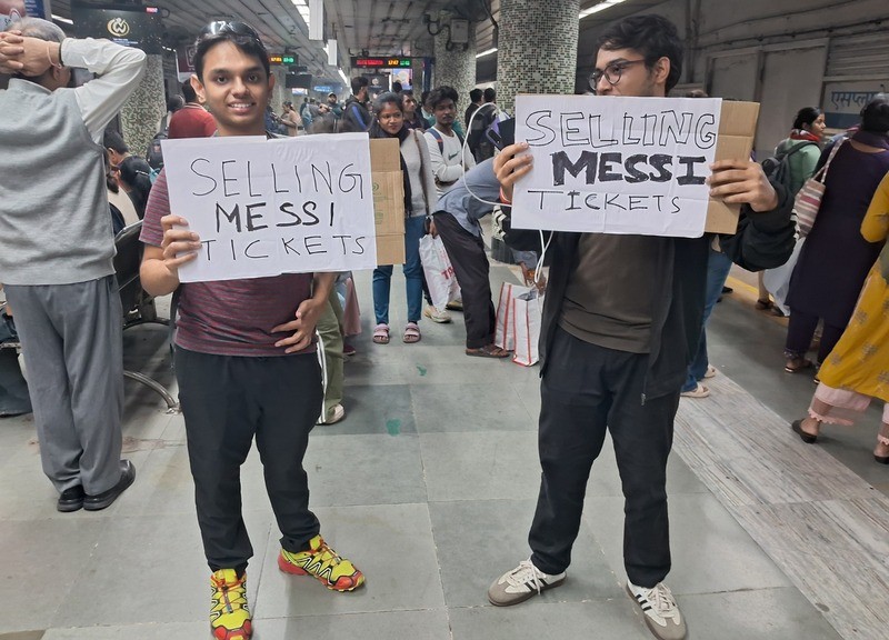 In Images: Boys sell Messi tour tickets in Kolkata