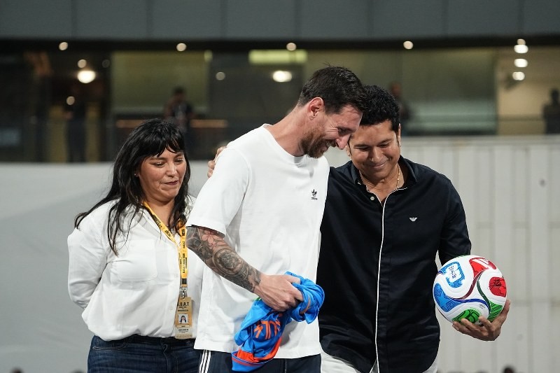 In images : Messi joins Sachin Tendulkar during mega Mumbai event