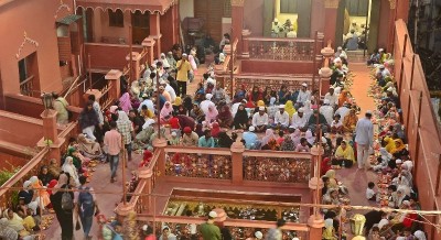In image: Kolkata celebrates Ramadan in Zakaria Street