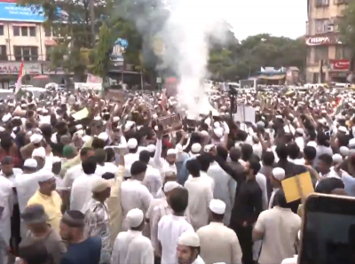 Huge protests erupt in Kolkata, Chennai after parliament passes Waqf Amendment Bill